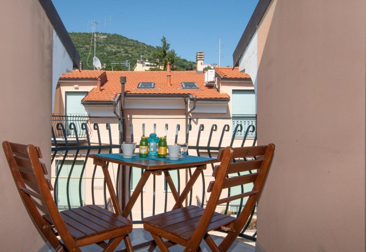 Residence Holidays П'єтра-Лігуре Екстер'єр фото